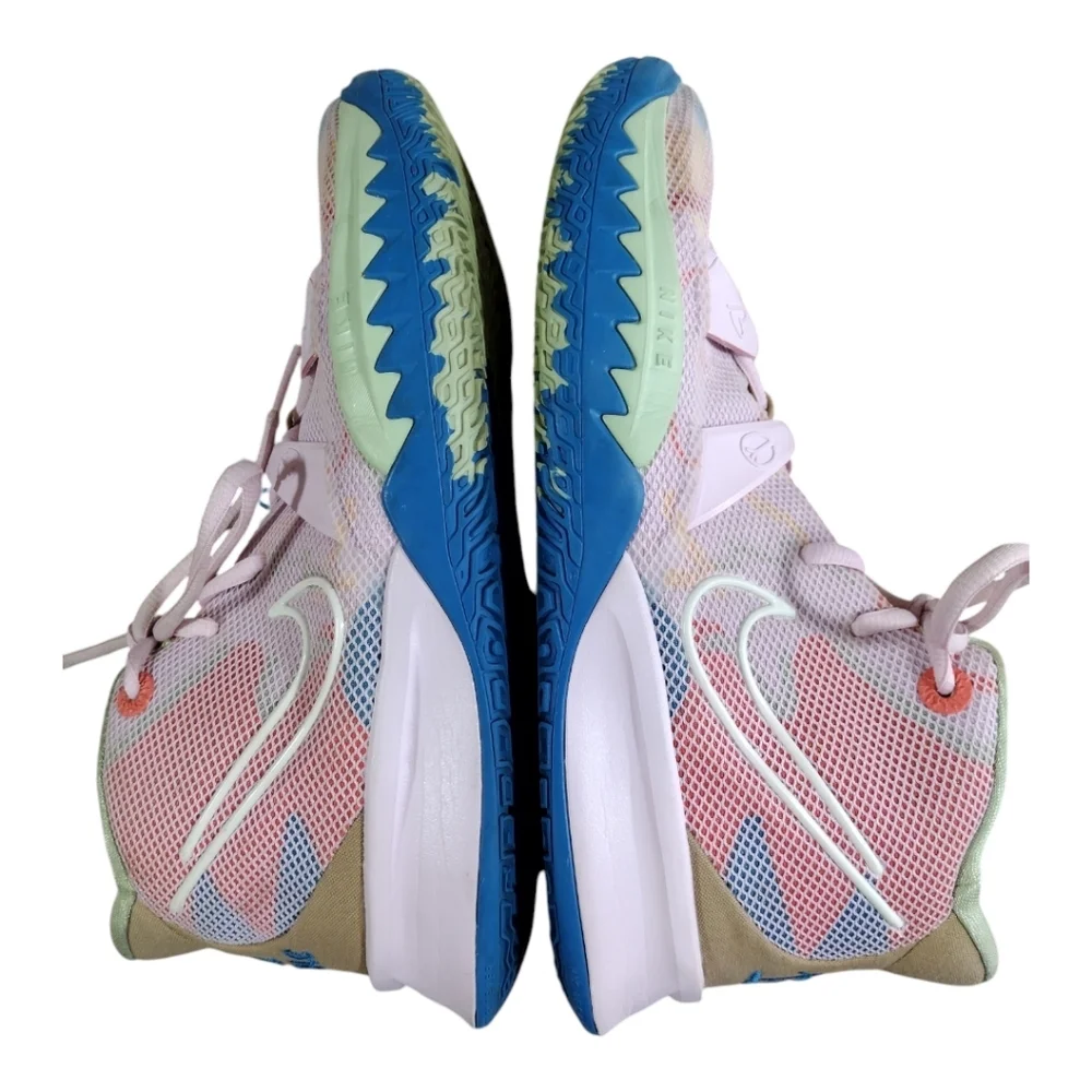 Nike Kyrie 7 1 World 1‎ People Regal Pink Basketball Shoes